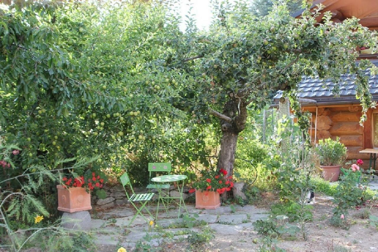 Le Gite De Briey Chalais Exterior photo