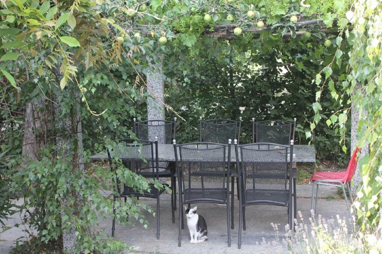 Le Gite De Briey Chalais Exterior photo